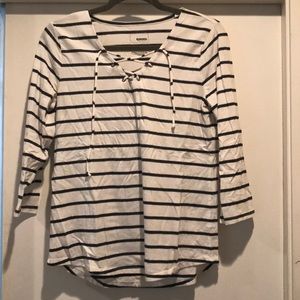 Striped quarter sleeve shirt✨